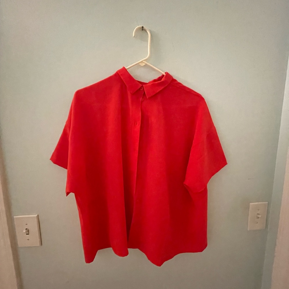 Bright Red Lululemon Size 10 Short Sleeve Button up